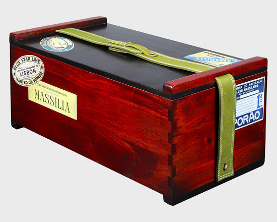 TRAVEL BOX