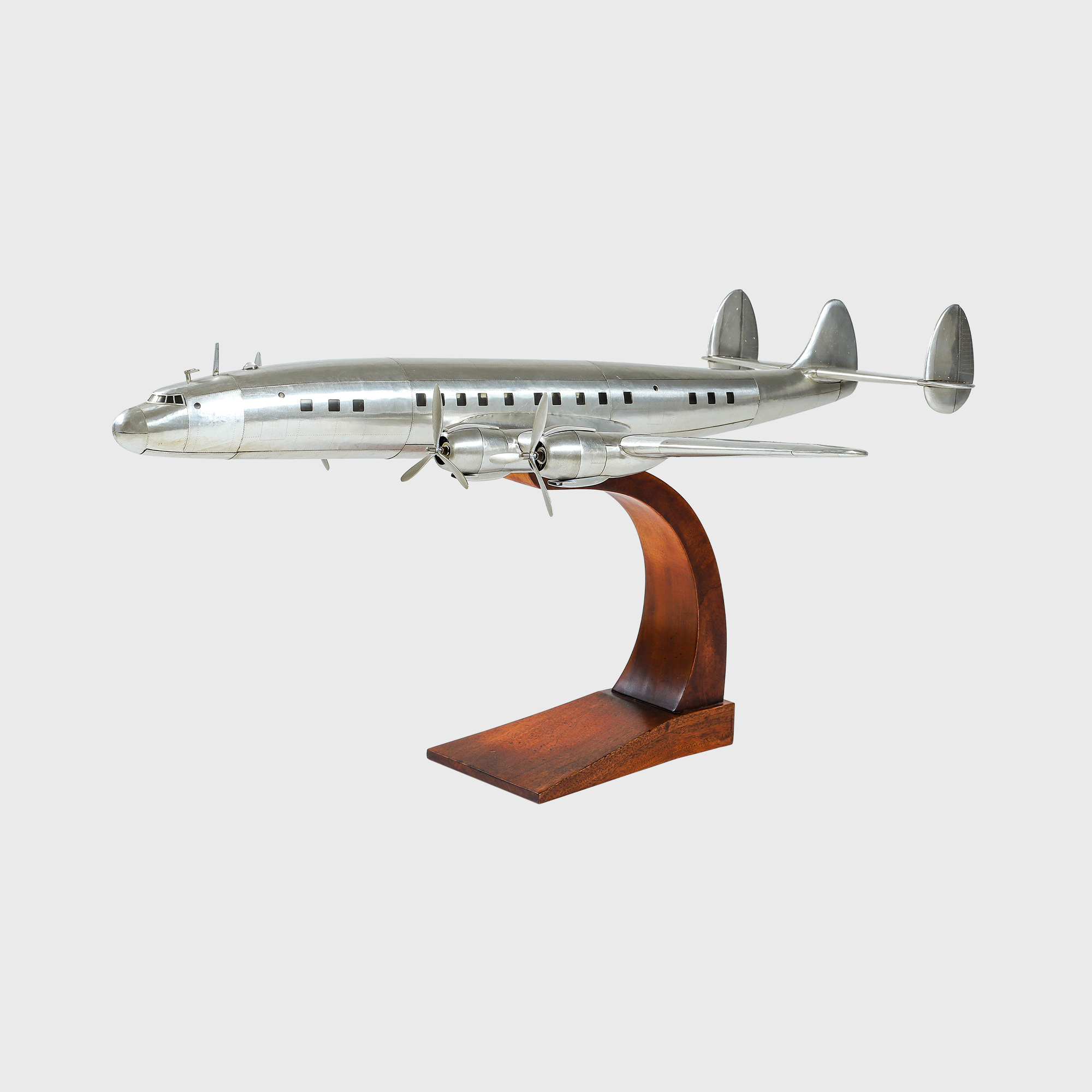 LOCKHEED CONSTELLATION